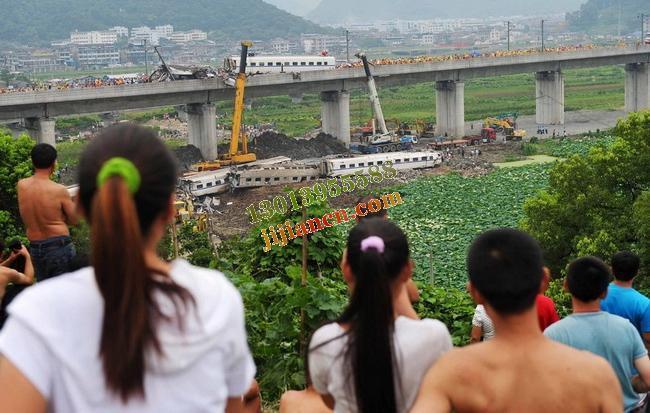 徐工机械积极参与温州“7?23动车脱轨事故”应急救援
